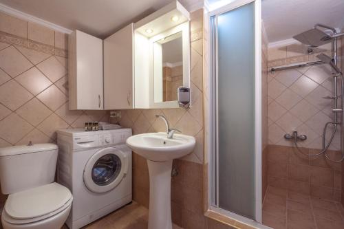 Menis apartment