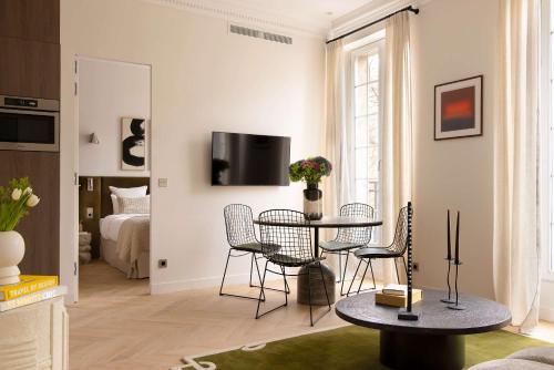 Harmony Collection I 2BR Suite 4P Opera Grevin