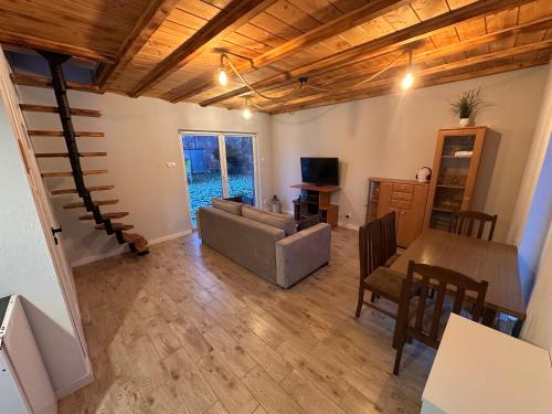 Udany wypoczynek pod lasem