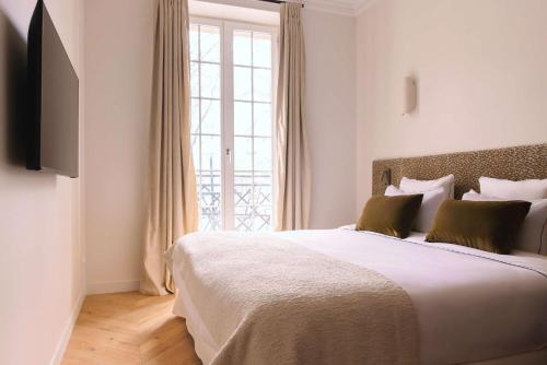 Harmony Collection II 2BR Suite 6P Bourse Grevin