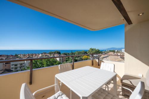 Apartamento en Elviria con vistas al mar