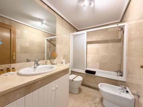 Las Dunas de Cabopino Penthouse Carib Playa - EaW Homes