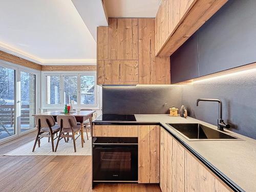 From green to slopes - Alpine ski and golf condo