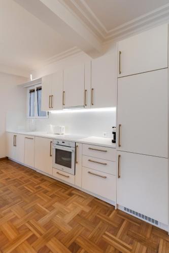 Modern Stay With Acropolis View