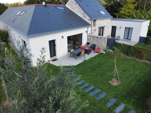 Gîte Familial Rénové, Proche Canal, Terrasse, Jardin, et Verger Commun, à 20 km de Nantes - FR-1-306-1262