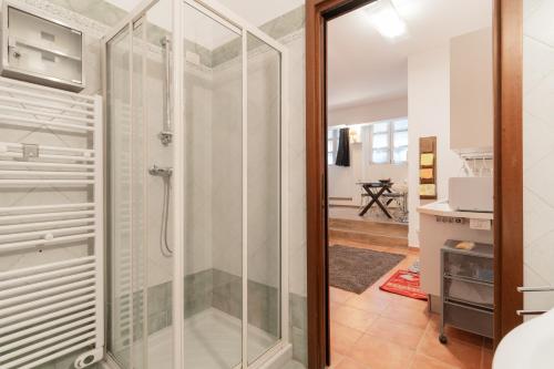 GuestHost - Modern Apartment Milano Acquabella