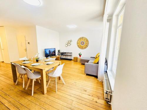 Bright 2 bedroom apartment in prime location
