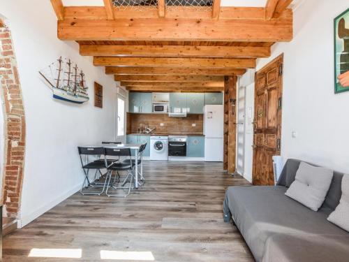 Grand Executive Flat Malasana Heart