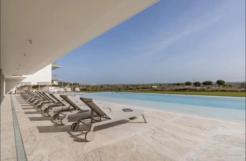Life Happens Bayline Luxurious Oceanfront