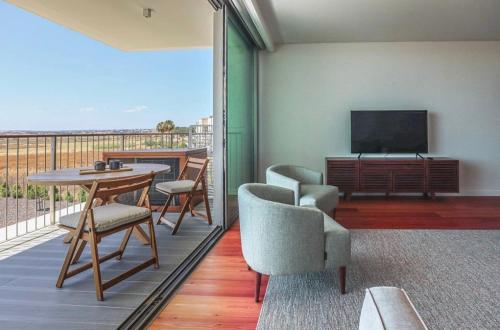 Life Happens Bayline Luxurious Oceanfront
