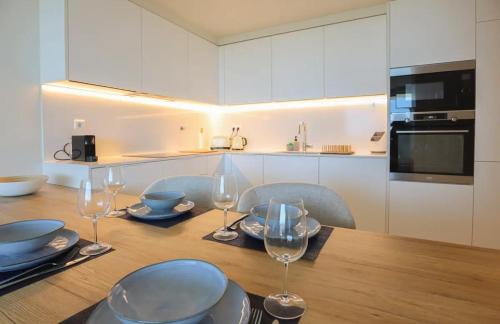 Life Happens Bayline Luxurious Oceanfront