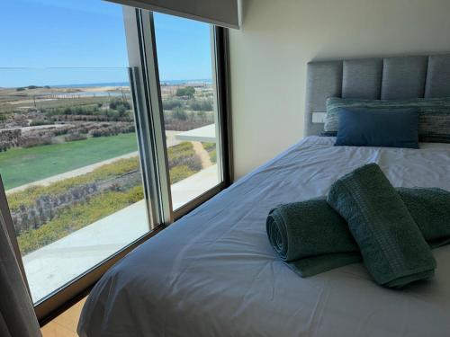 Life Happens Bayline Luxurious Oceanfront