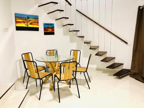 Cheerful Coast by Deihu Experiences