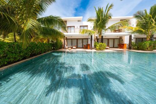 Designer Villa with Direct Pool Access