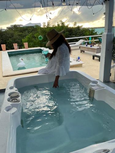 Secluded Escape, Ocean Views, Plunge Pool and Hot Tub, Overlooking Scenic Turquoise Waters photo 2
