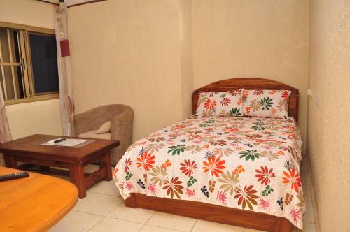 Appartement Lomé Togo Spacieux et Meublé 4 min de l'aéroport Wifi et Espace aéré gratuit Eau chaude Compteur Electrique personnalisé Gaz butane disponibles dont chargement à charge du voyageur