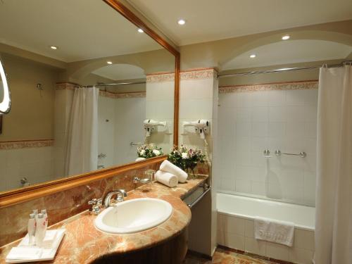 Ett badrum på Windsor Hotel