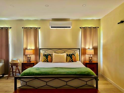 Llit o llits en una habitació de SALLAS Getaway