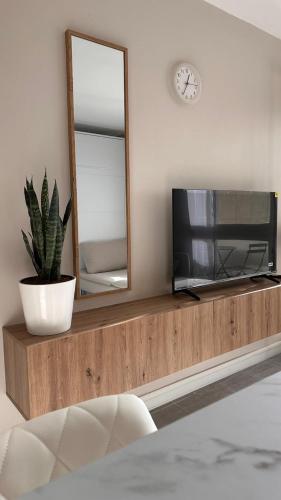 Slux Studio 399