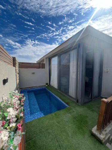 Bali chalet with private heated pool