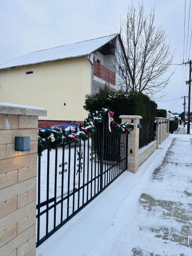 Dom pod mirabelkou - Mirabell ház