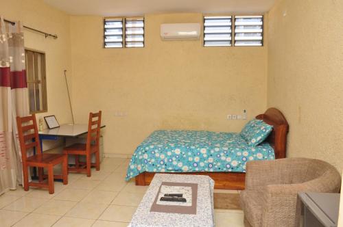 Appartement Lomé Togo Spacieux et Meublé 4 min de l'aéroport Wifi et Espace aéré gratuit Eau chaude Compteur Electrique personnalisé Gaz butane disponibles dont chargement à charge du voyageur