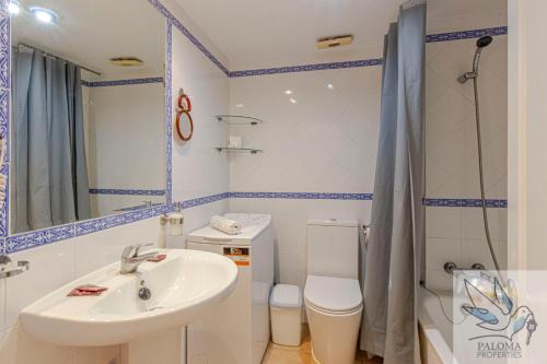 Spacious apartment in Benalbeach