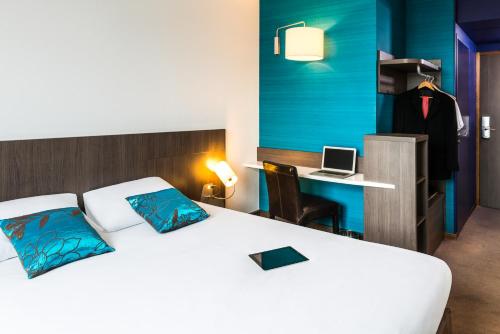 Postel nebo postele na pokoji v ubytování Ibis Styles Lyon Centre - Gare Part Dieu