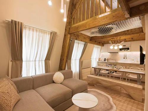 Architect Renovated Family Duplex 4 bedrooms Opéra Lafayette AC 9p CCTV in Common Areas