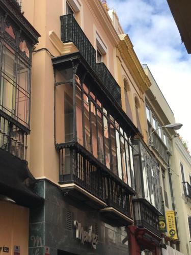 nice apartment on Calle Cuna, 2 balconies