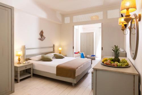Posteľ alebo postele v izbe v ubytovaní Almyrida Resort