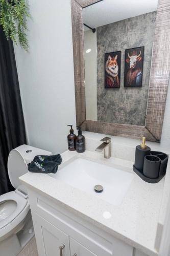 Luxury 4BR, Sleeps 12, Heated Pool, Near Universal Studios photo 47