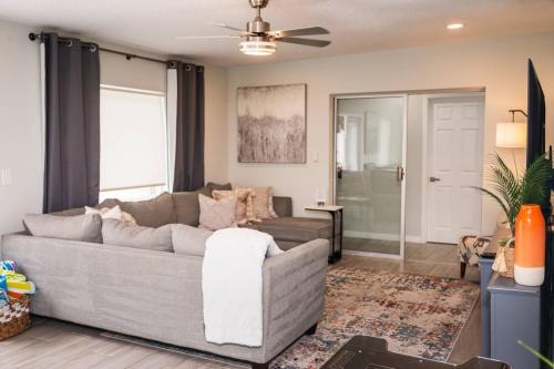 Luxury 4BR, Sleeps 12, Heated Pool, Near Universal Studios photo 31