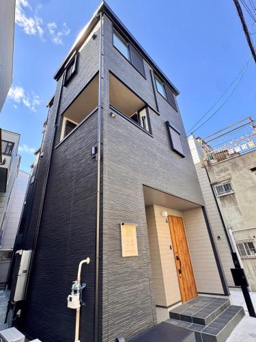 JIA Kaken Osaka 嘉建 Brand-New 3-Story Japanese-Style Holiday Villa Terrace 3 Bedrooms Sleeps Up to 12 Guests Direct to Kansai Airport