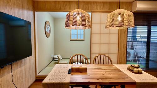 JIA Kaken Osaka 嘉建 Brand-New 3-Story Japanese-Style Holiday Villa Terrace 3 Bedrooms Sleeps Up to 12 Guests Direct to Kansai Airport