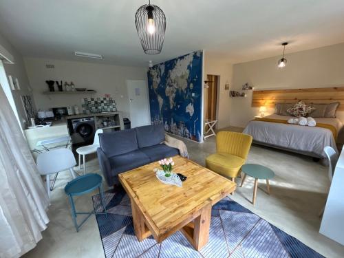 Southpark Terrace Studio