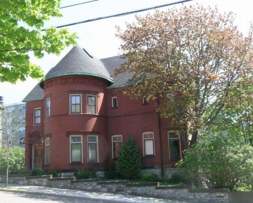 Chipman Hill Suites on Mecklenburg