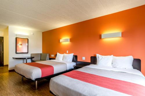 Ένα ή περισσότερα κρεβάτια σε δωμάτιο στο Motel 6-York, NE