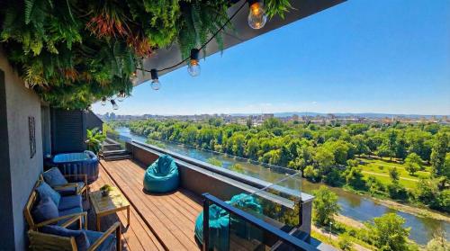Luxury Apartment with Jacuzzi - River view & Underground Parking by Flat Mаnager