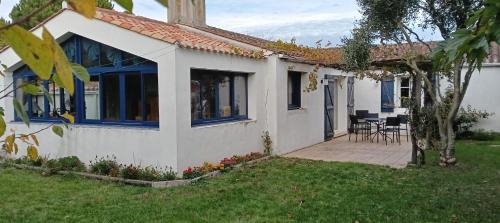 500 m de la mer, jardin, 6 adultes 1 enfant