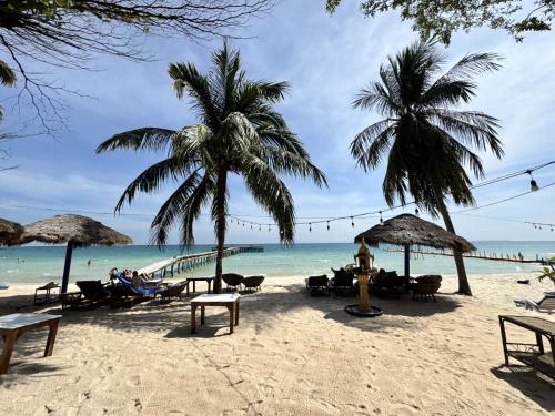 Amor Resort Koh Rong — Restaurant/places to eat