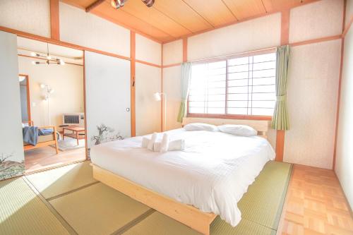 Mitsuki -15 mins drive to ski field-