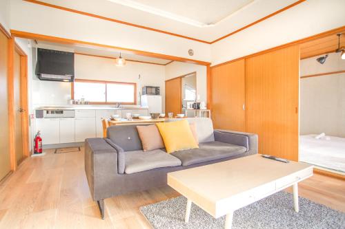 Mitsuki -15 mins drive to ski field-