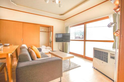 Mitsuki -15 mins drive to ski field-