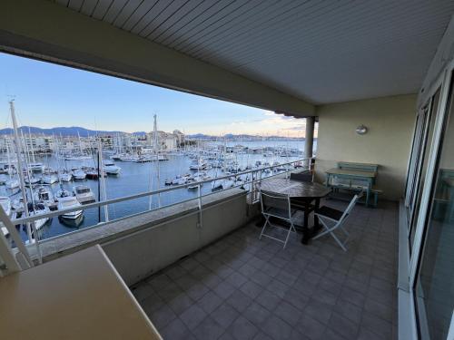 CAP HERMES, 4eme etage, vue exceptionnelle sur le port