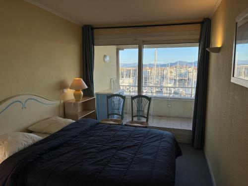 CAP HERMES, 4eme etage, vue exceptionnelle sur le port