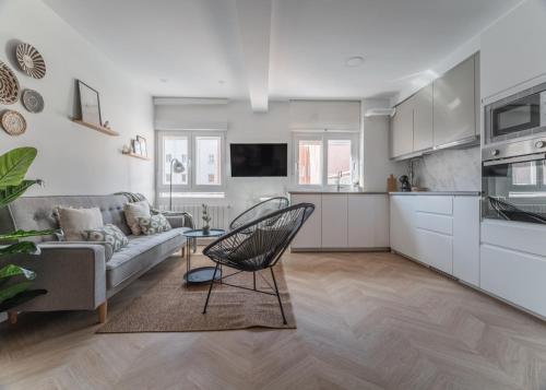 Bright cozy - 2 Bdrs 2 Baths -Barrio Salamanca