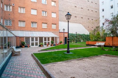 Bright cozy - 2 Bdrs 2 Baths -Barrio Salamanca