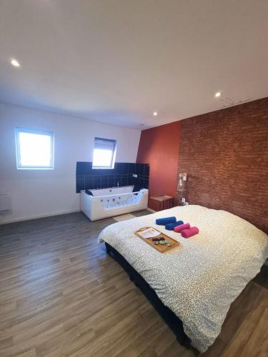 Suite Rose #3#- Ambiance cosy & Jacuzzi-self check-in