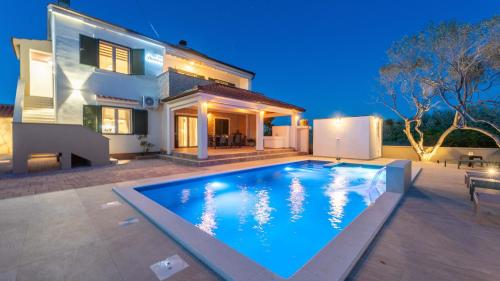 Villa Danica - Privlaka by Villas Guide